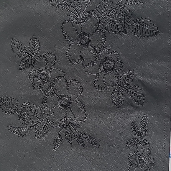 Linen Blend A Line Skirt w Embroidered Flower Details at Hem | Size 16P | NWOT - Picture 2 of 8
